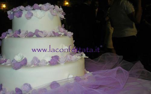 torta-matrimonio-pioggia-fiorellini